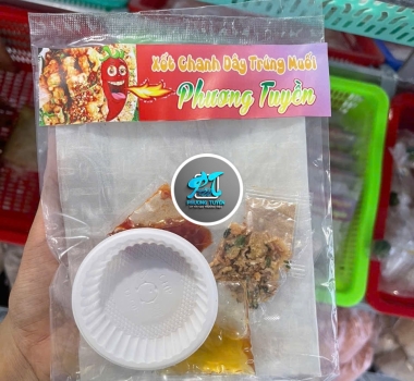 Bánh tráng phơi sương xốt chanh dây trứng muối