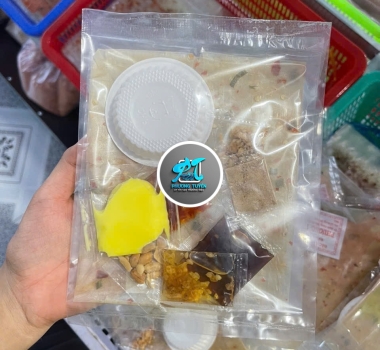 Bánh tráng chấm ớt riêm xanh