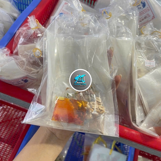 Bánh tráng chấm đậu phộng