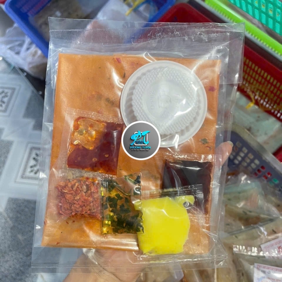 Bánh tráng chấm đỏ